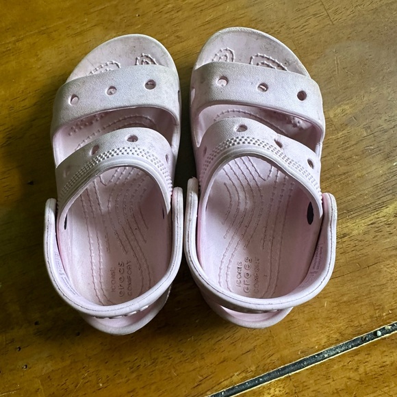 Pink crocs sandals (child size 9) - Picture 3 of 5